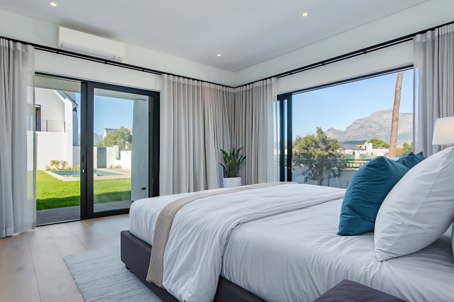5 Bedroom Property for Sale in Pearl Valley at Val de Vie Western Cape